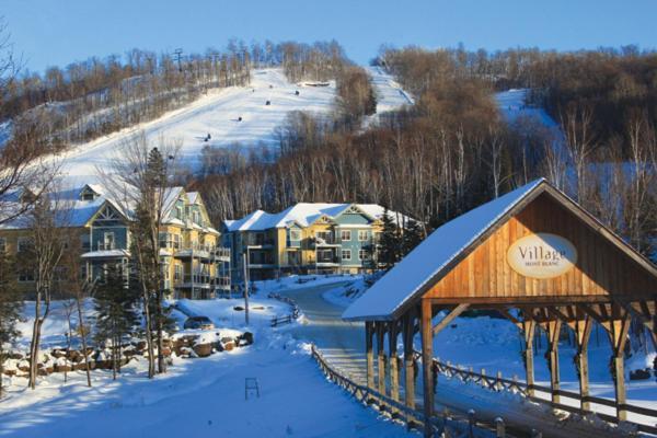 Mont-Blanc Ski Inout Condo W Pool Beach Access Saint-Faustin ภายนอก รูปภาพ